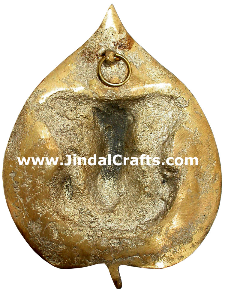 Ganesha on Leaf Indian God Wall Hanging Hindu India Handicrafts Arts Crafts