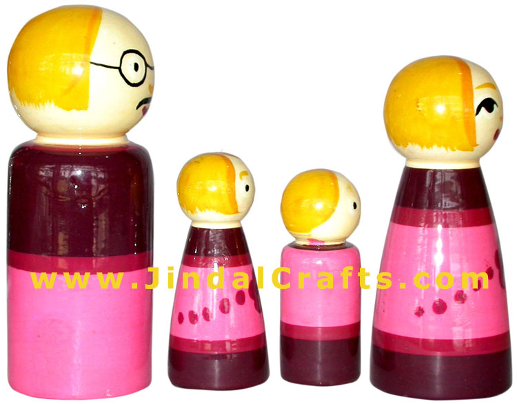 Handmade Hand Painted Wooden Home Decorative Family Figure Handicrafts Artifact