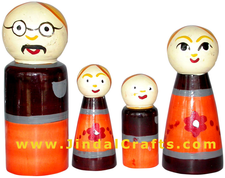 Handmade Hand Painted Wooden Home Decorative Family Figure Handicrafts Artifact