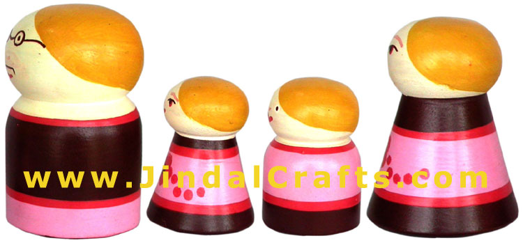 Handmade Hand Painted Wooden Home Decorative Family Figure Handicrafts Artifact