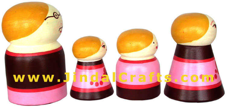 Handmade Hand Painted Wooden Home Decorative Family Figure Handicrafts Artifact